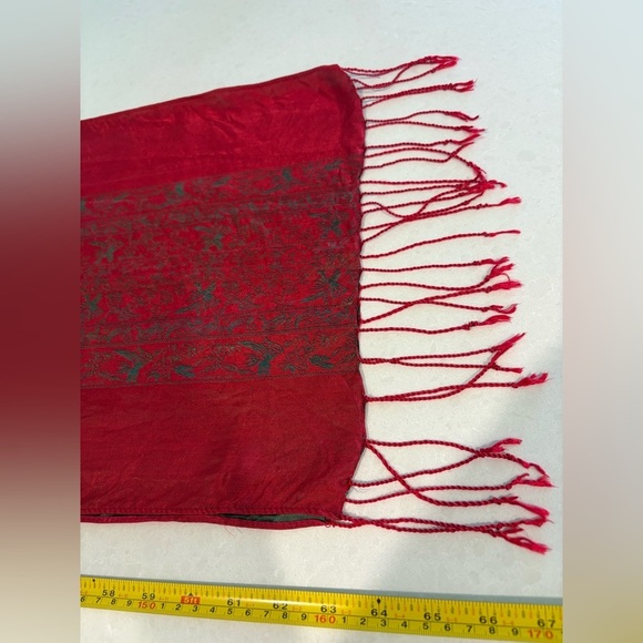 Elegant Red & Green 100% Silk Scarf - Made In Vietnam - Picture 5 of 8